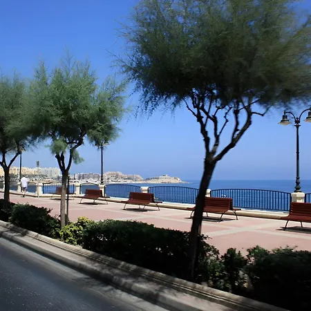 Cosy Apartment, Valletta And Harbour Views By Buena Vista Слима