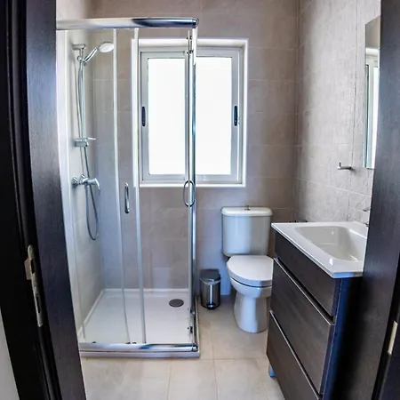 Cosy With Valletta And Harbour Views דירה סליאמה