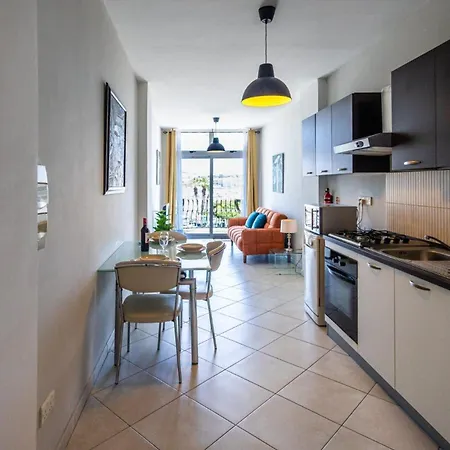 Cosy Apartment, Valletta And Harbour Views By Buena Vista * Sliema