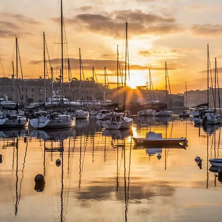 Cosy With Valletta And Harbour Views Apartamento *